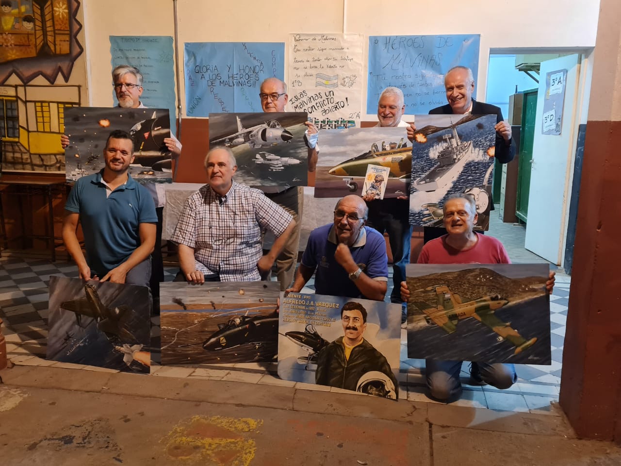 Todo está guardado en la memoria: Ex combatientes de Malvinas visitaron el EEMPA Cochet 